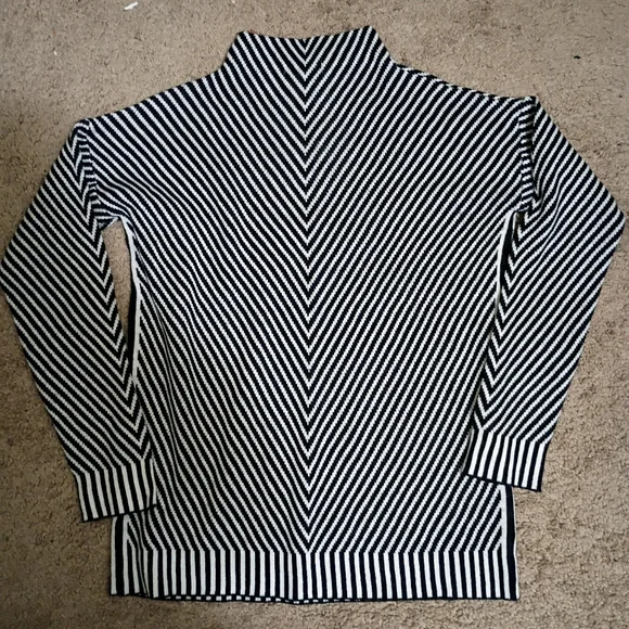 Balticborn Black and White Chevron Mock Neck Striped Sweater Small Soft Stretchy - Picture 8 of 11